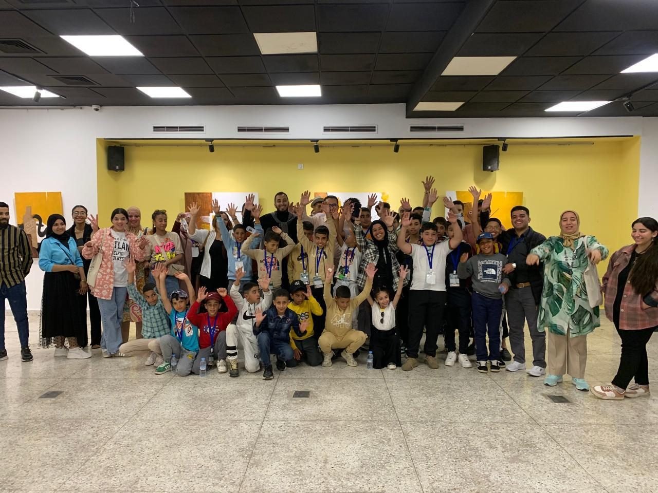 Rassemblement des enfants, des familles et de l'équipe